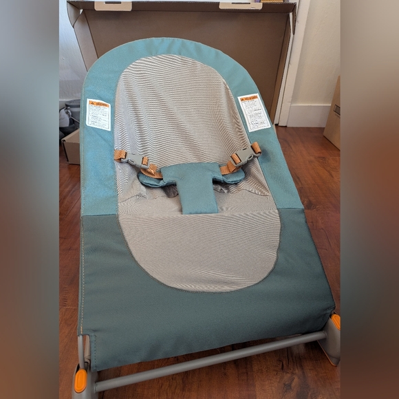 EUC Boon Slant Baby Bouncer - Picture 2 of 8
